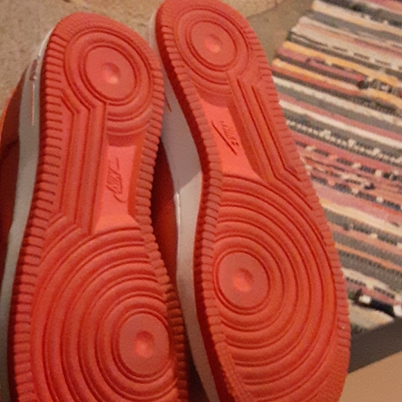 Red mens airforce 1s worn once - Picture 8 of 8